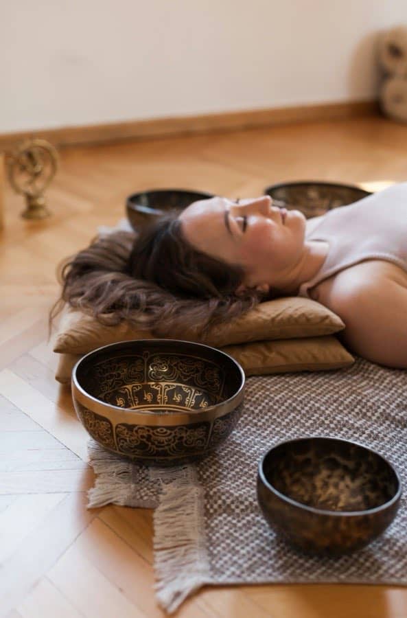 Gongų meditacija Senamiestyje — Gongų meditacija rytui